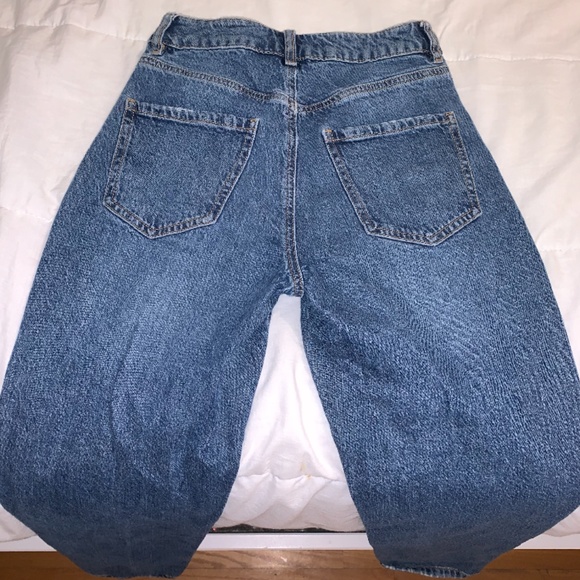 Jeans - Picture 2 of 3